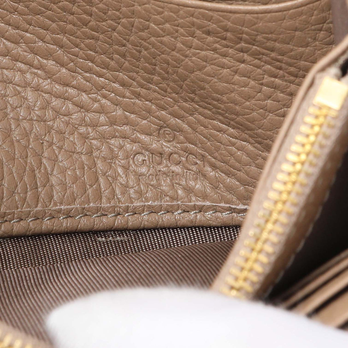 Gucci Beige Pebbled Calfskin Jackie 1961 Chain Wallet Handbags Gucci