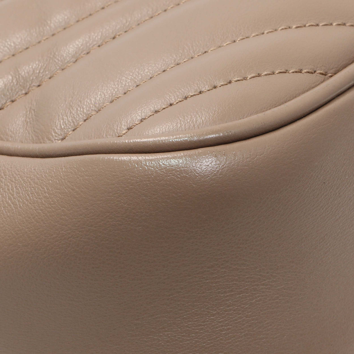 Gucci Porcelain Rose Calfskin Matelasse Small GG Marmont Chain Shoulder Bag