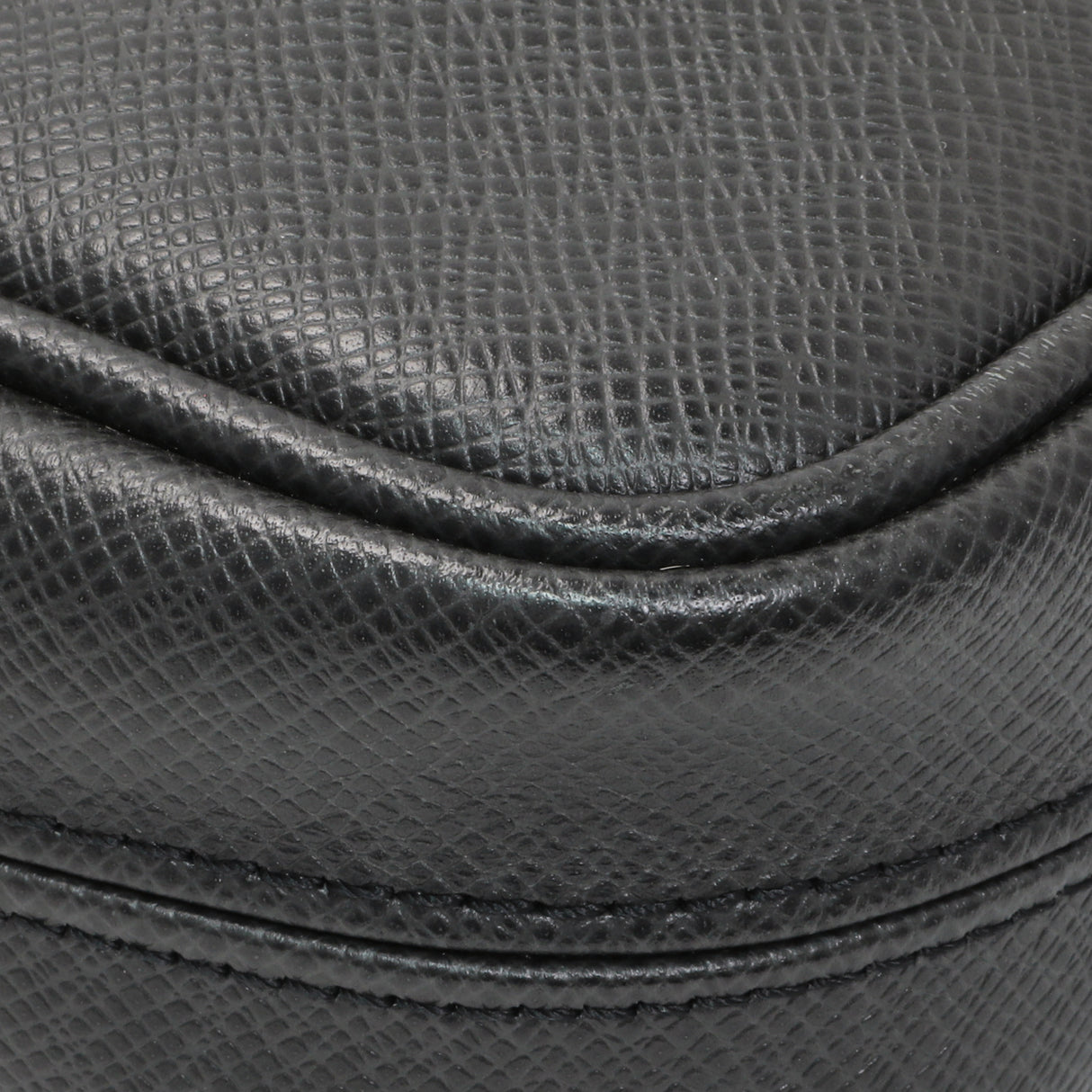 Louis Vuitton Ardoise Taiga Dimitri Messenger Handbags Louis Vuitton