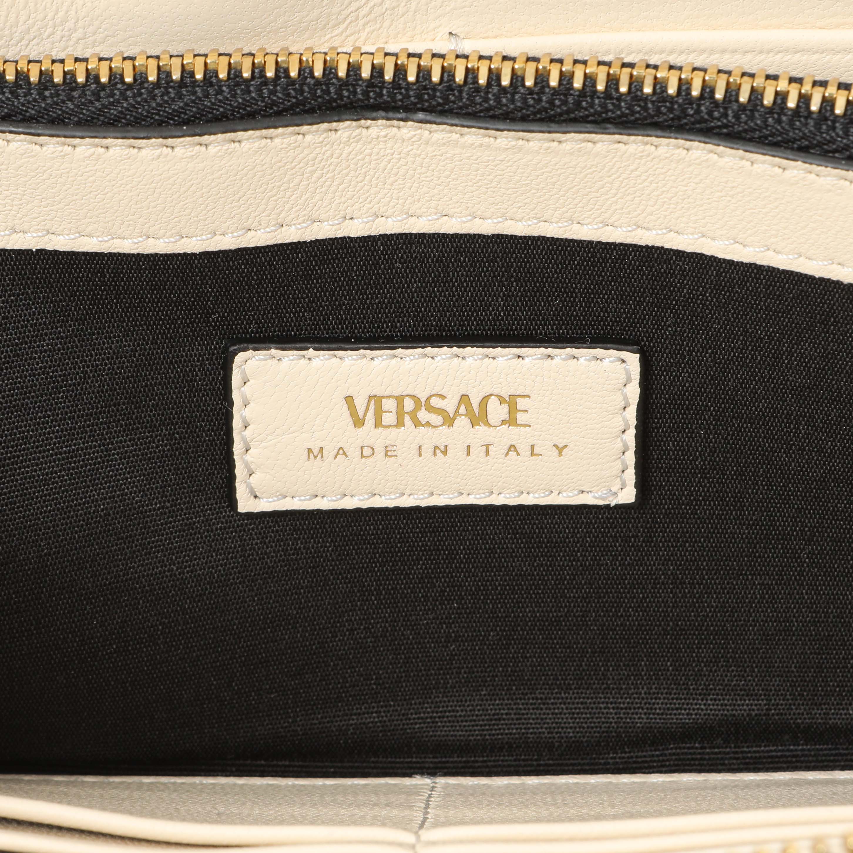 Versace ZIP AROUND WALLET ショルダーバッグ Versace White Nappa Quilted La Medusa Zip Around Wallet – Modaselle