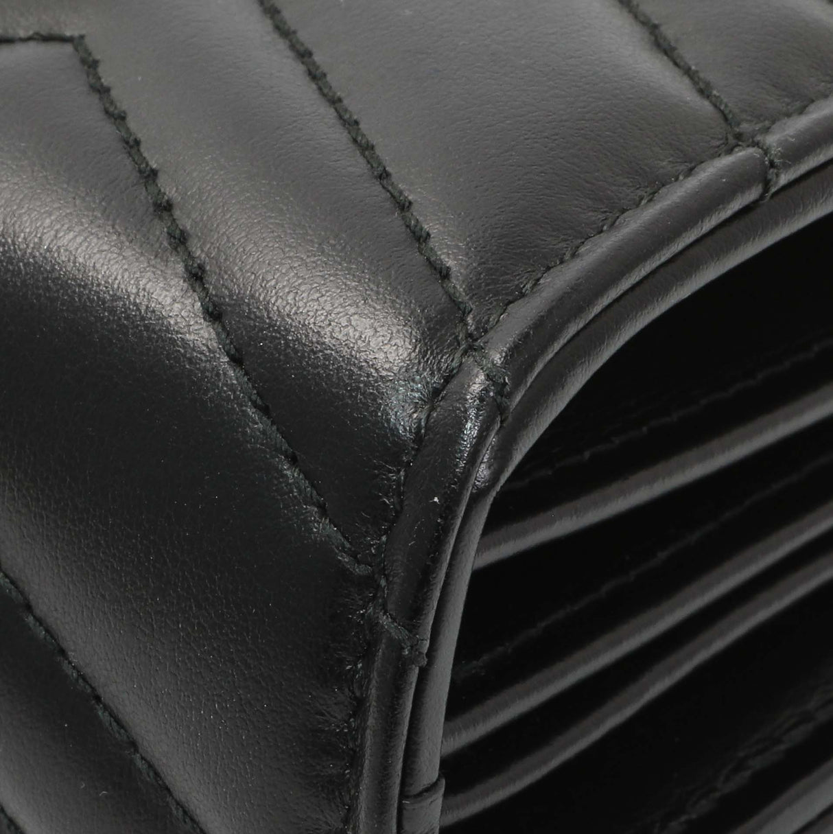 Gucci Black Calfskin Matelasse GG Marmont Chain Wallet