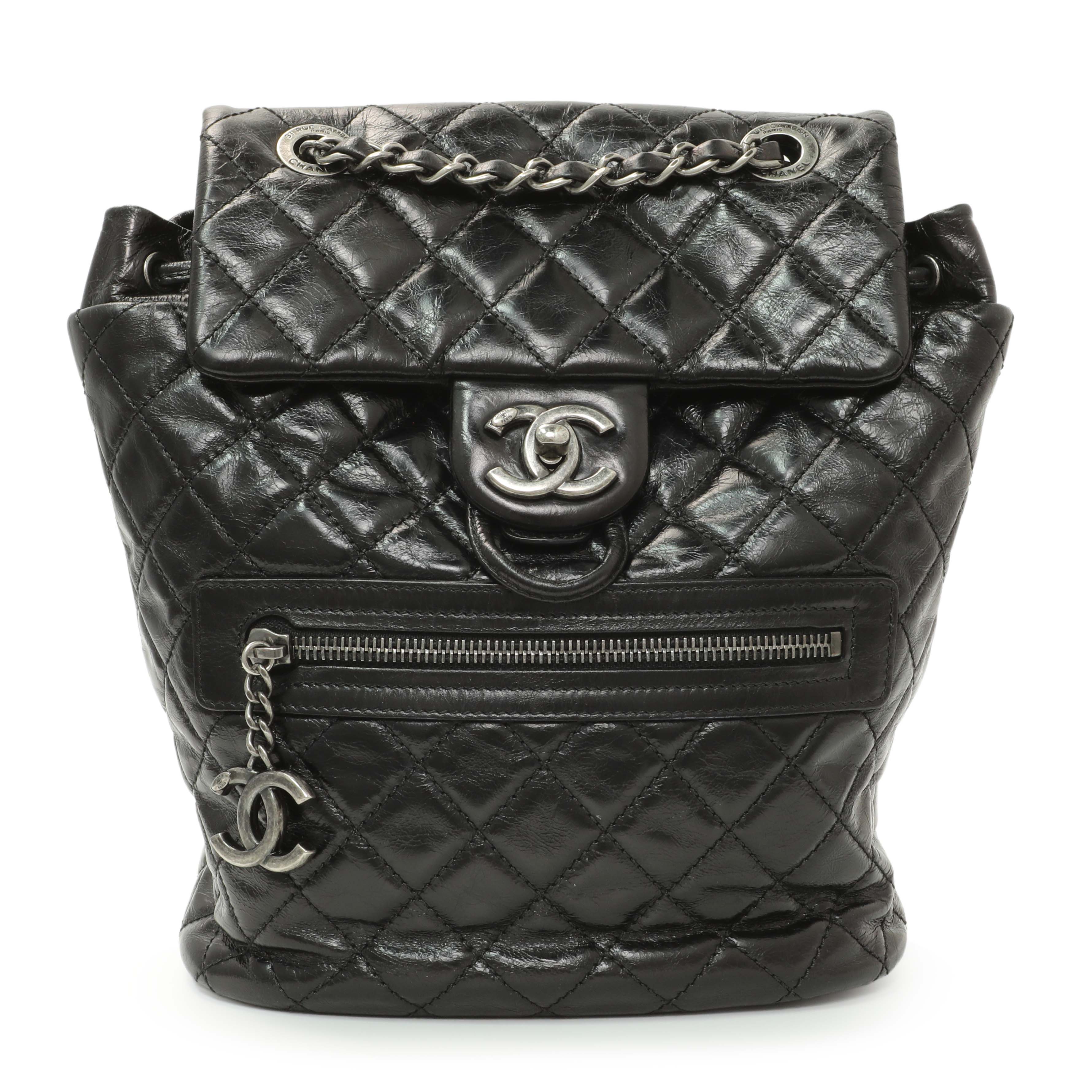 Chanel リュック Chanel Black Glazed Calfskin Salzburg Mountain Backpack – Modaselle