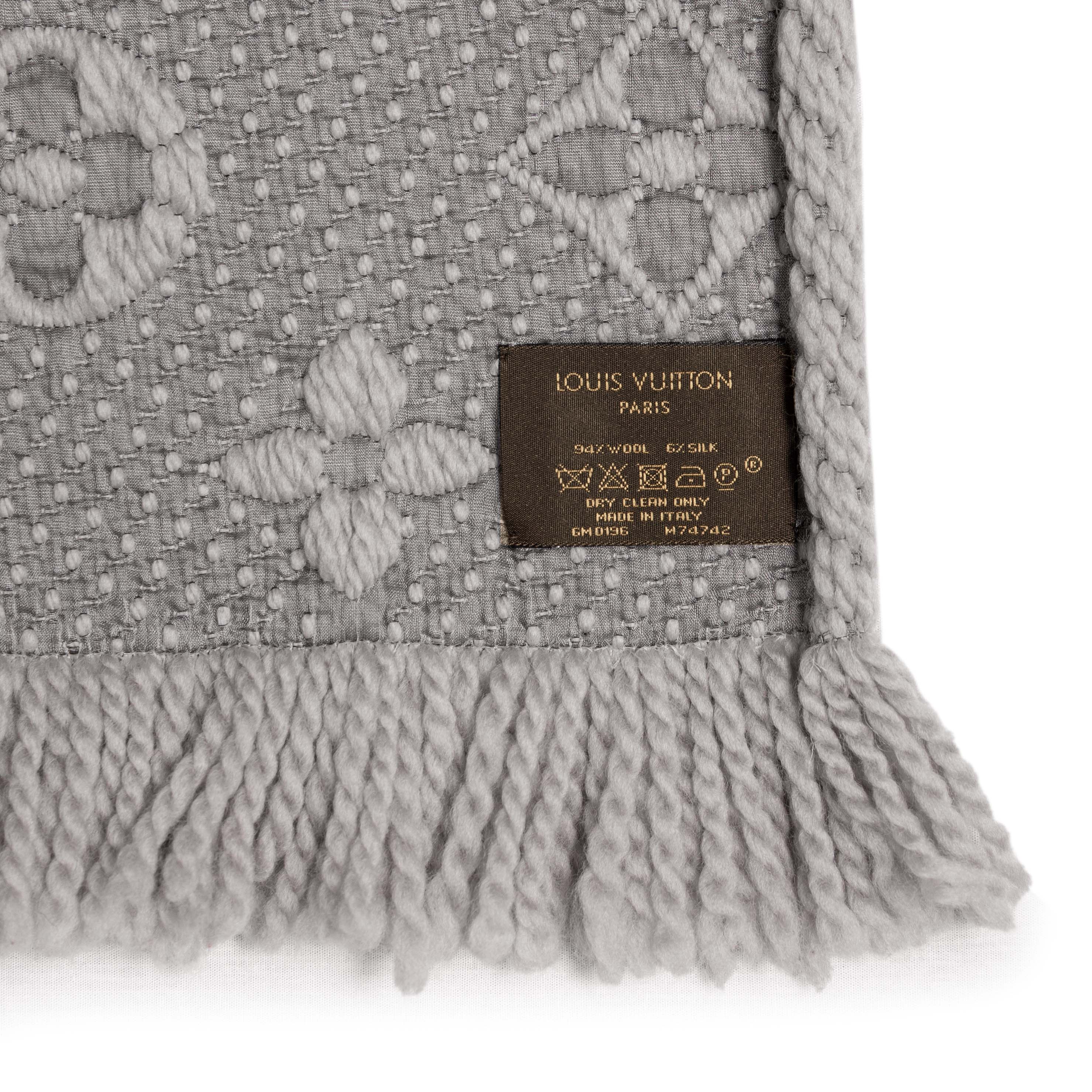 Louis Vuitton Pearl Grey Wool Silk Logomania Scarf – Modaselle