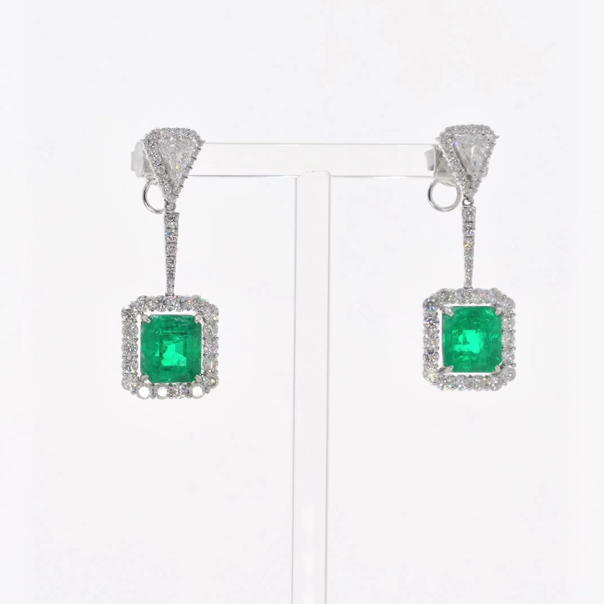 18K White Gold 7.33 Carat Emerald Diamond Earrings Fine Jewellery Modaselle