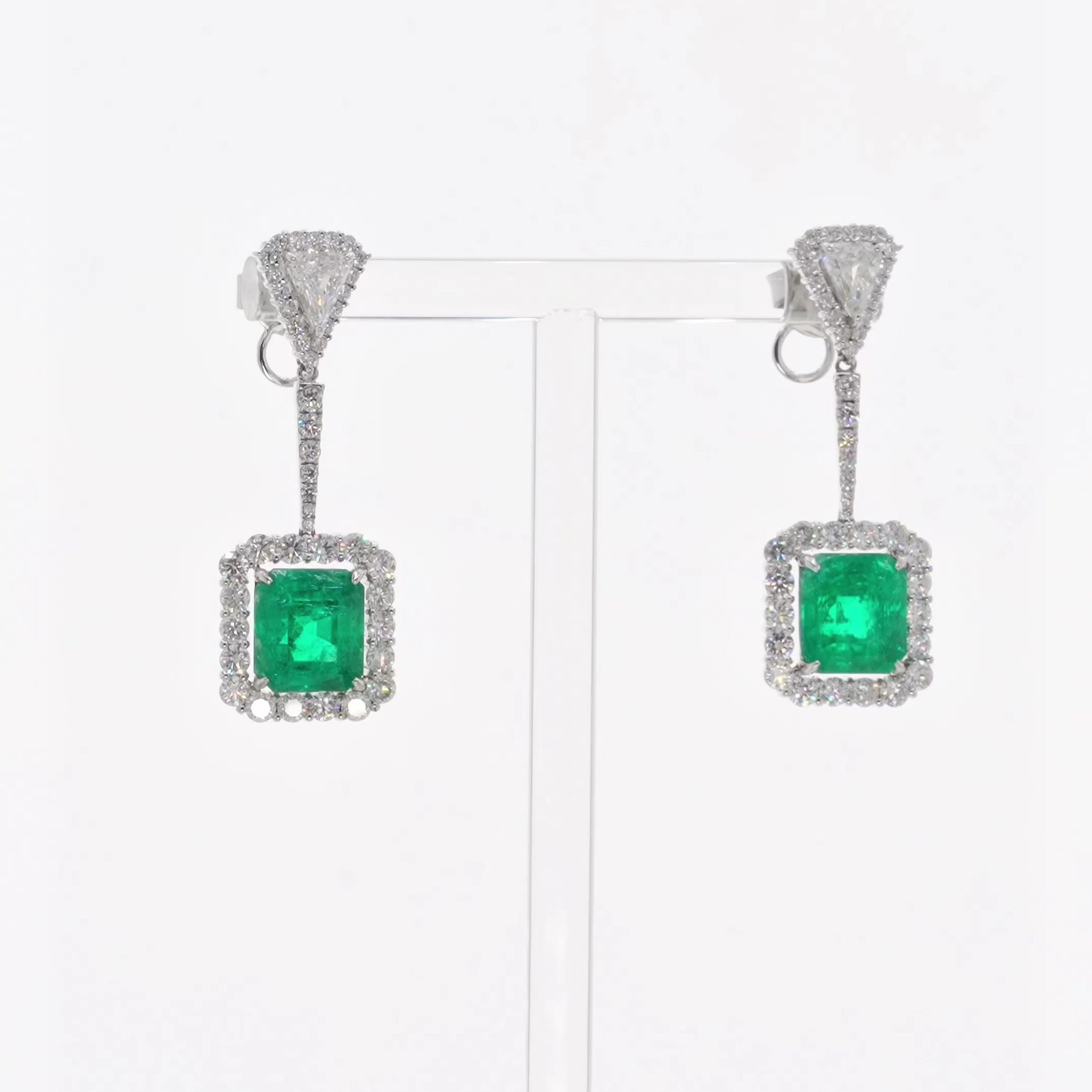 18K White Gold 7.33 Carat Emerald Diamond Earrings Fine Jewellery Modaselle