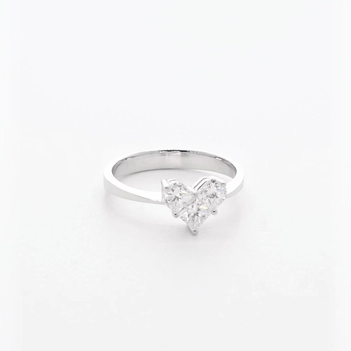 18K White Gold 0.77 Carat Diamond Heart Ring Fine Jewellery Modaselle