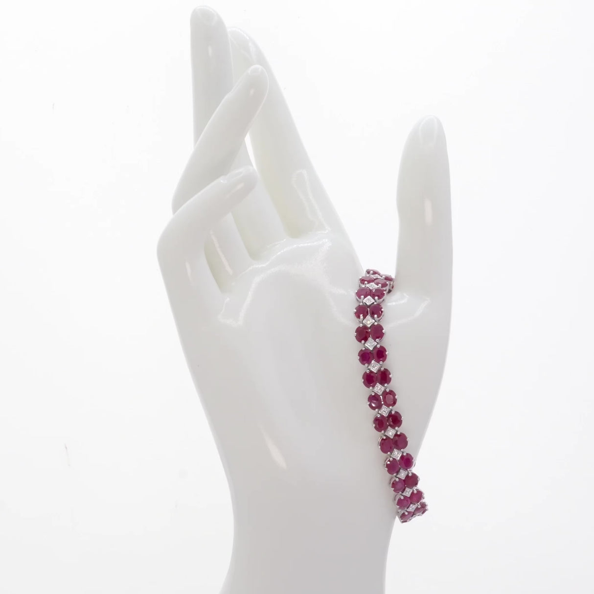 18K White Gold 27.00 Carat Ruby Diamond Bracelet Fine Jewellery Modaselle