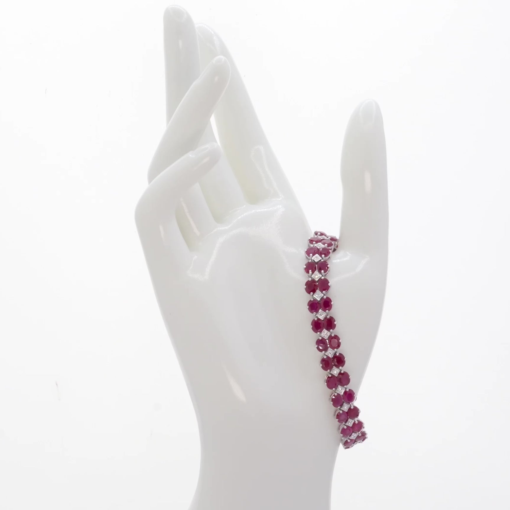 18K White Gold 27.00 Carat Ruby Diamond Bracelet Fine Jewellery Modaselle
