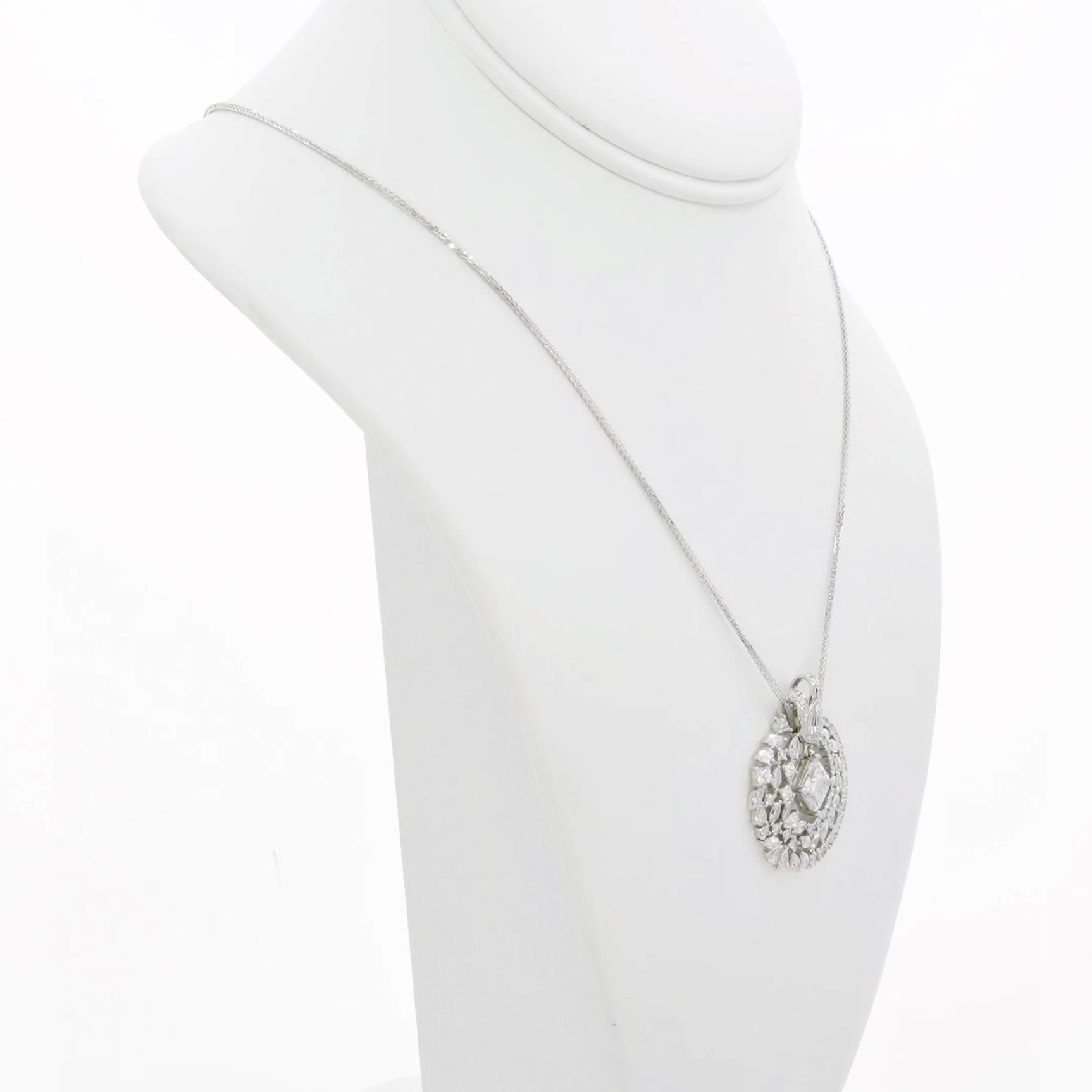 18K White Gold 2.01 Carat Princess Cut Diamond Wreath Pendant Fine Jewellery Modaselle